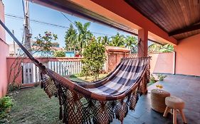 Itanhaém Casa ampla com piscina e churrasqueira a 300m da praia